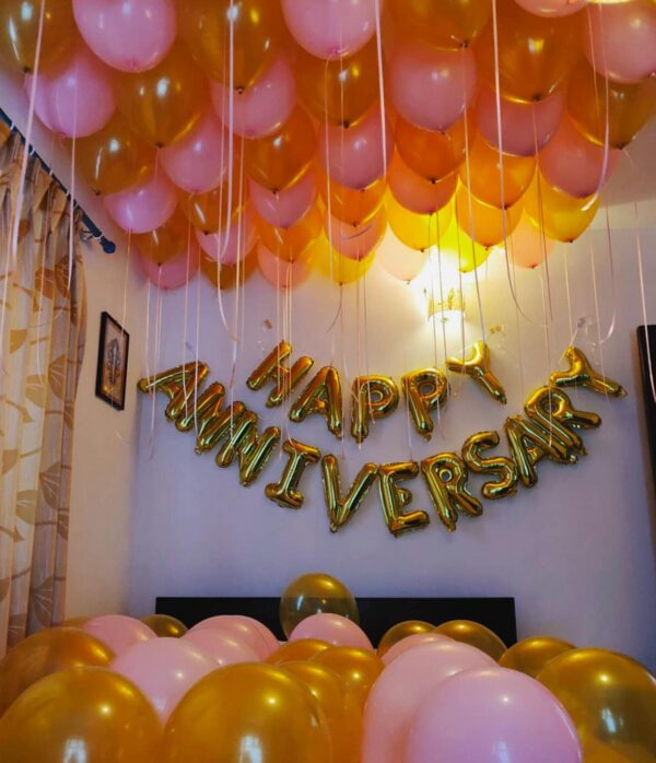 Golden pink balloon's anniversary, Decoration