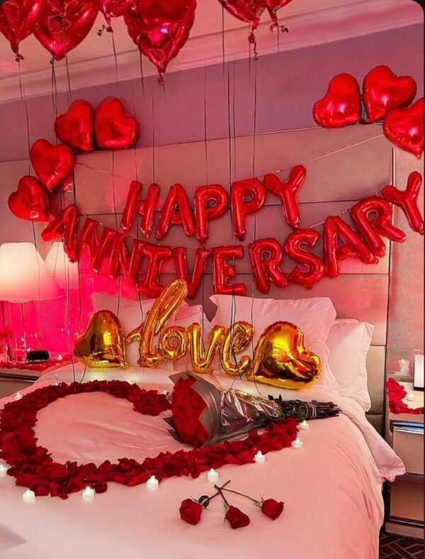 Beautiful anniversary, Decoration